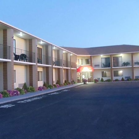 Red Roof Inn & Suites Newport - Middletown, Ri Extérieur photo