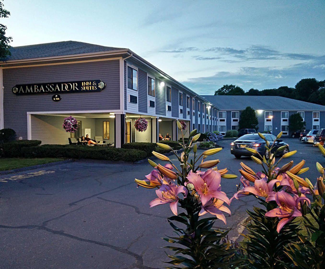 Red Roof Inn & Suites Newport - Middletown, Ri Extérieur photo