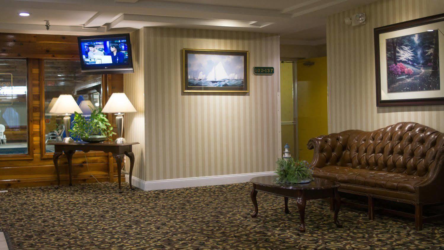 Red Roof Inn & Suites Newport - Middletown, Ri Extérieur photo